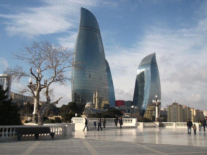 Феерически-фантастический Баку