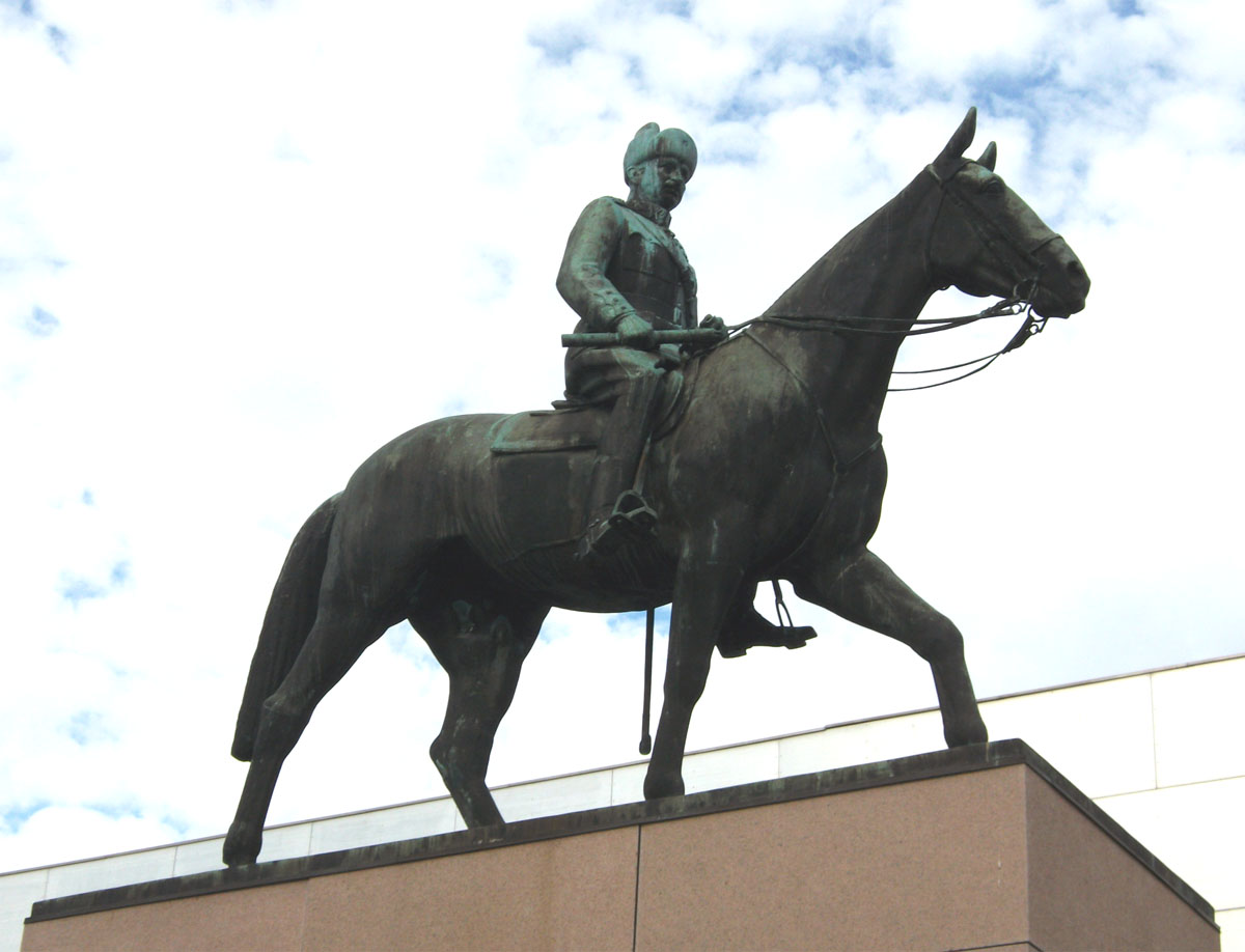 Хельсинки, памятник маршалу Маннергейму